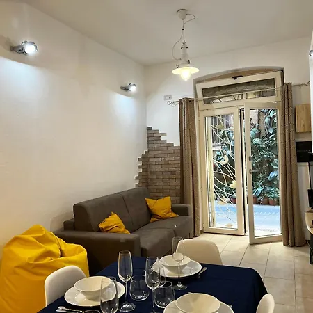 Casa Dede Nel Centro Storico Di Apartment Cagliari